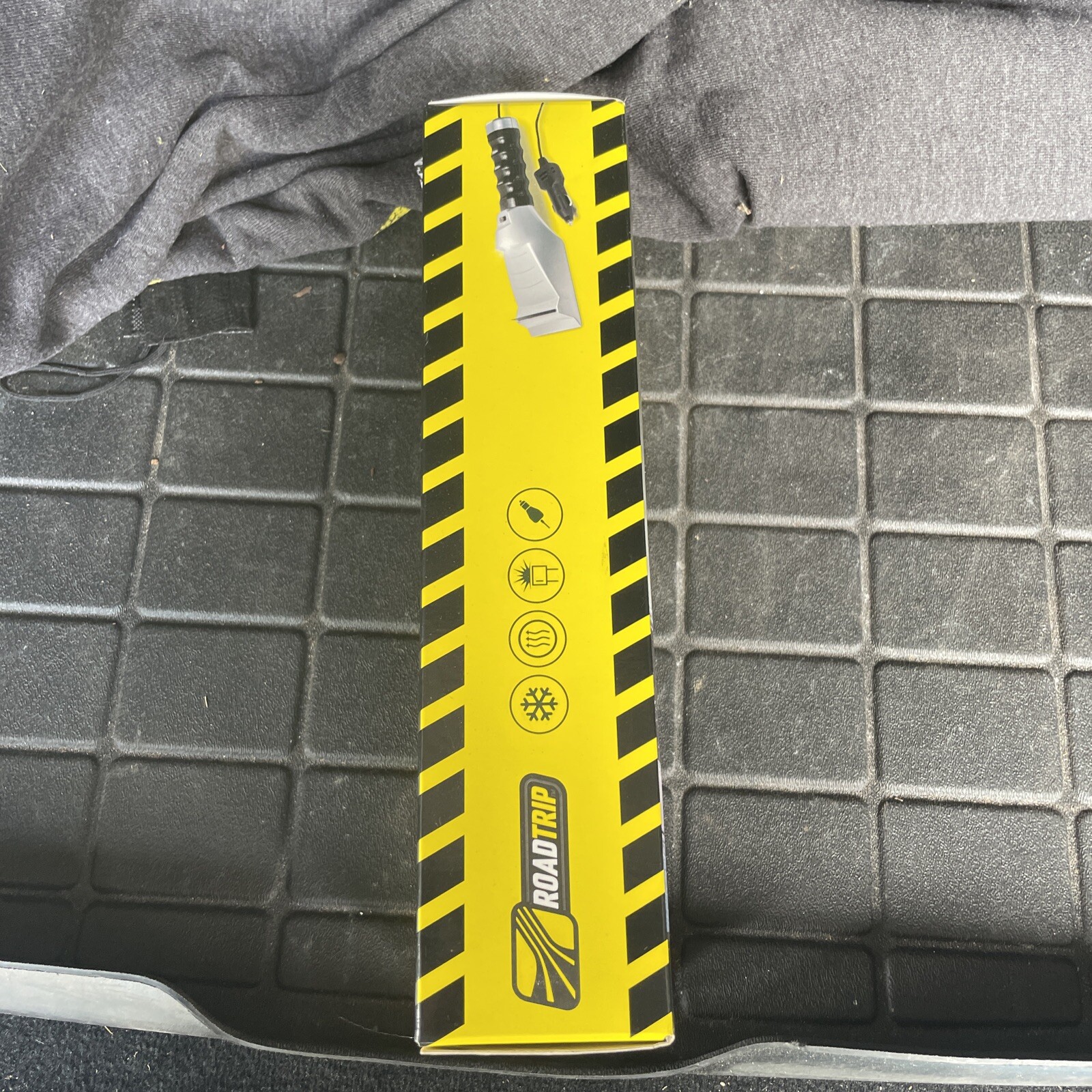 NEW Light up heated ice scraper. Road trip brand