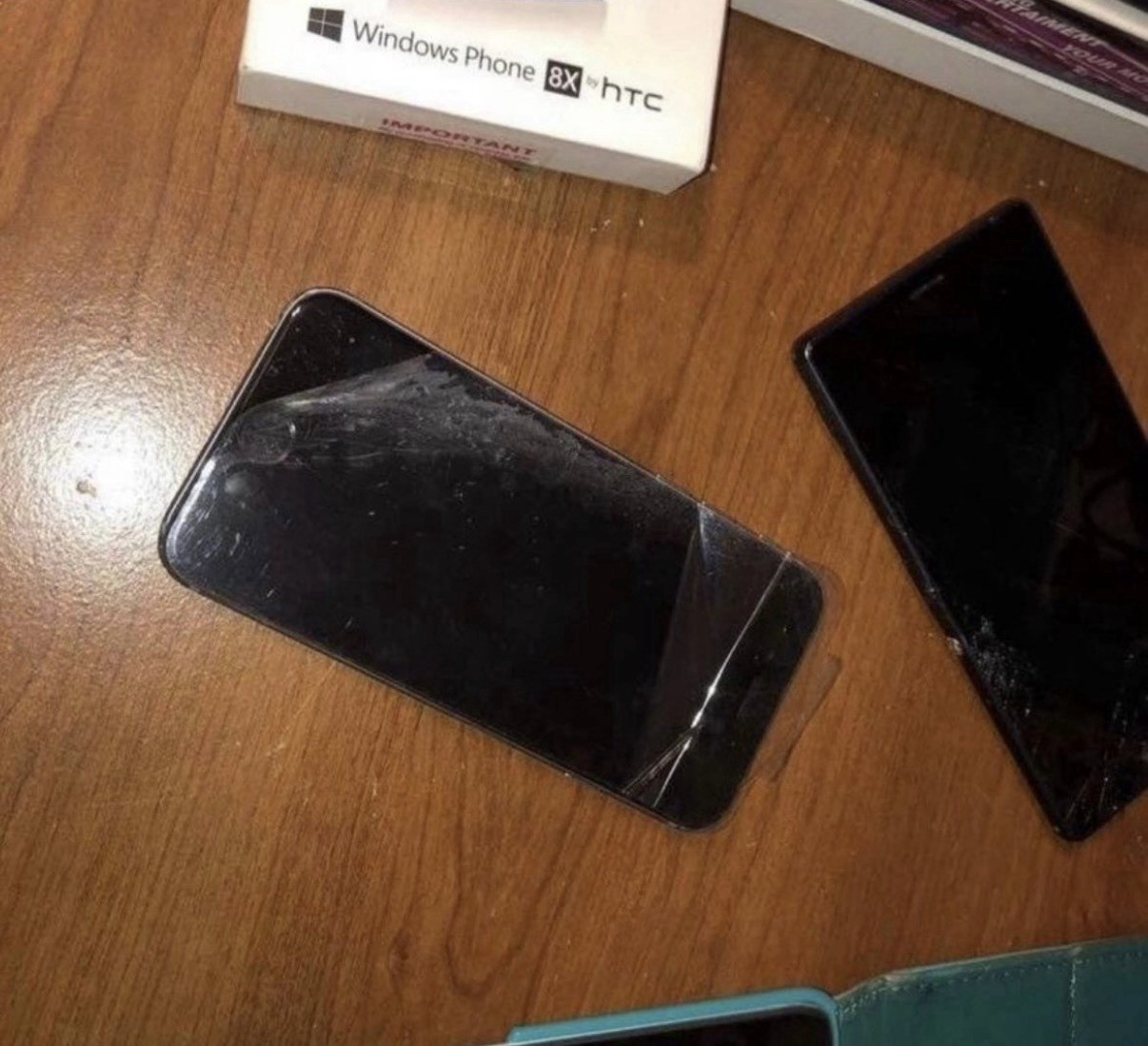 Apple Iphone, Ipad, Htc & extras (bundle)