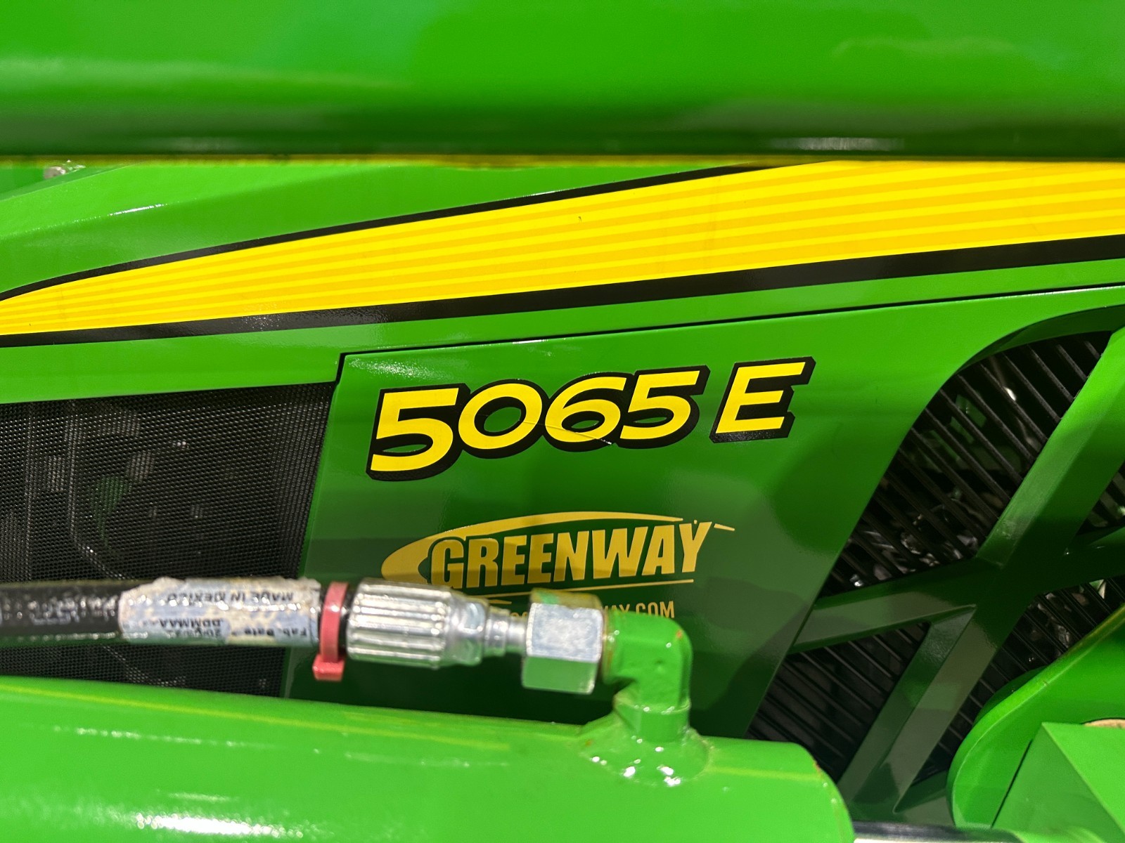 2022 JOHN DEERE 5065E CAB (520 M LOADER) (239 HOURS)