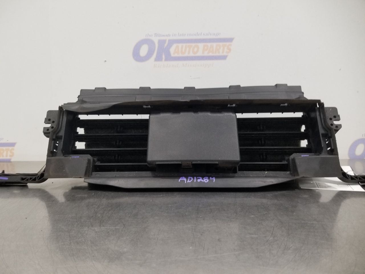 22 FORD BRONCO 2.3L LOWER AIR SHUTTER
