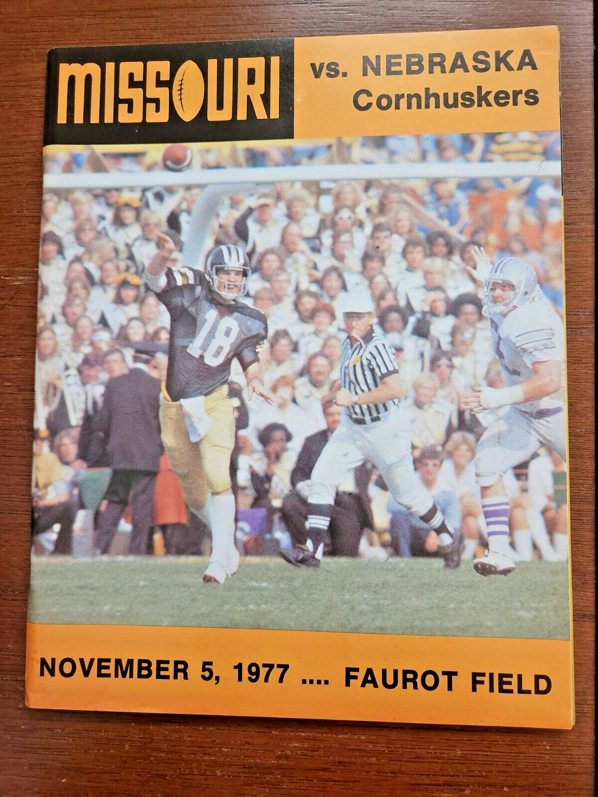 1977 MISSOURI vs NEBRASKA Football Program November 5, 1977 PETE WOODS on cover