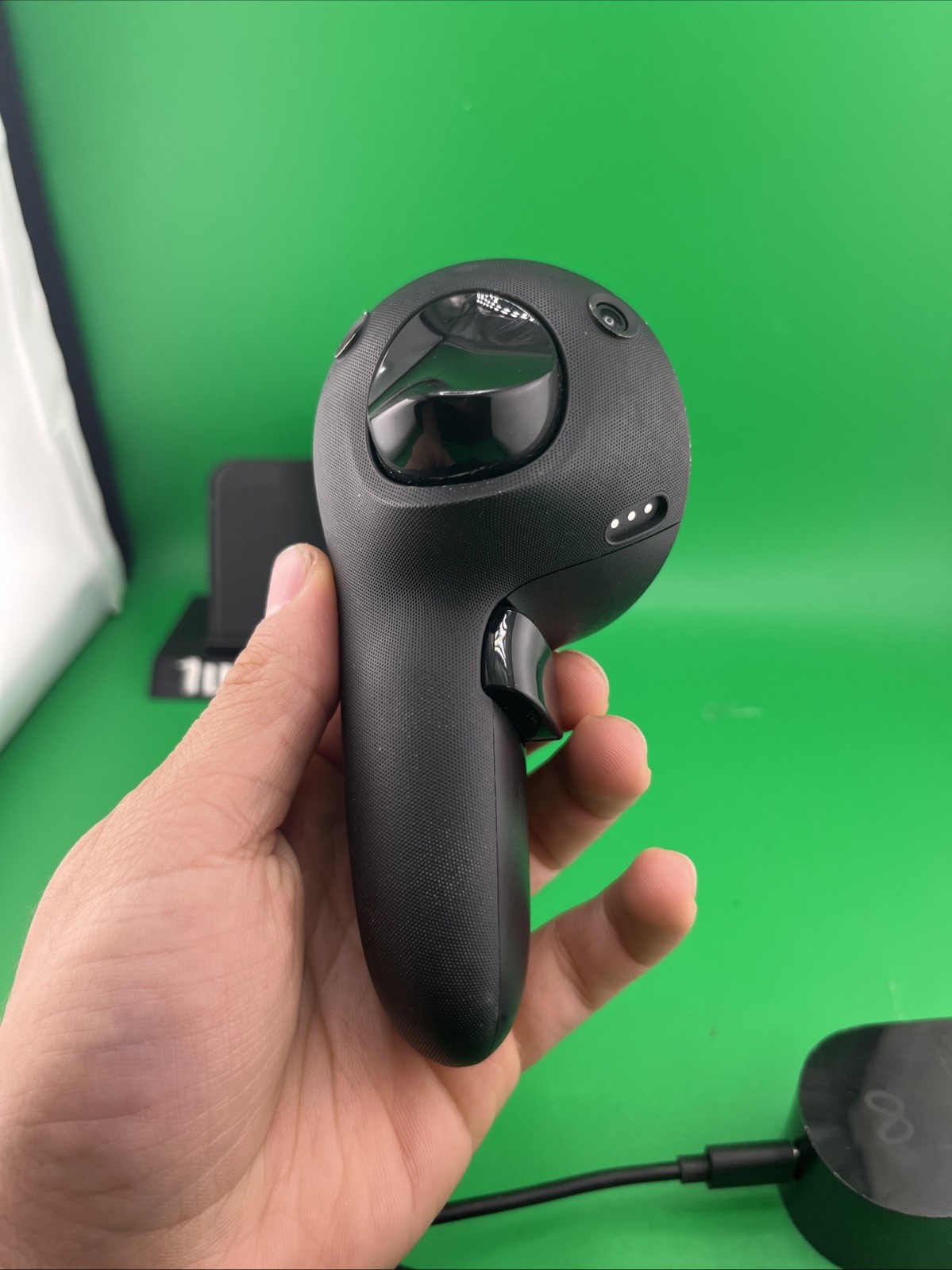 Meta Quest Pro VR Controllers LW9VM4 With Charger (T01)