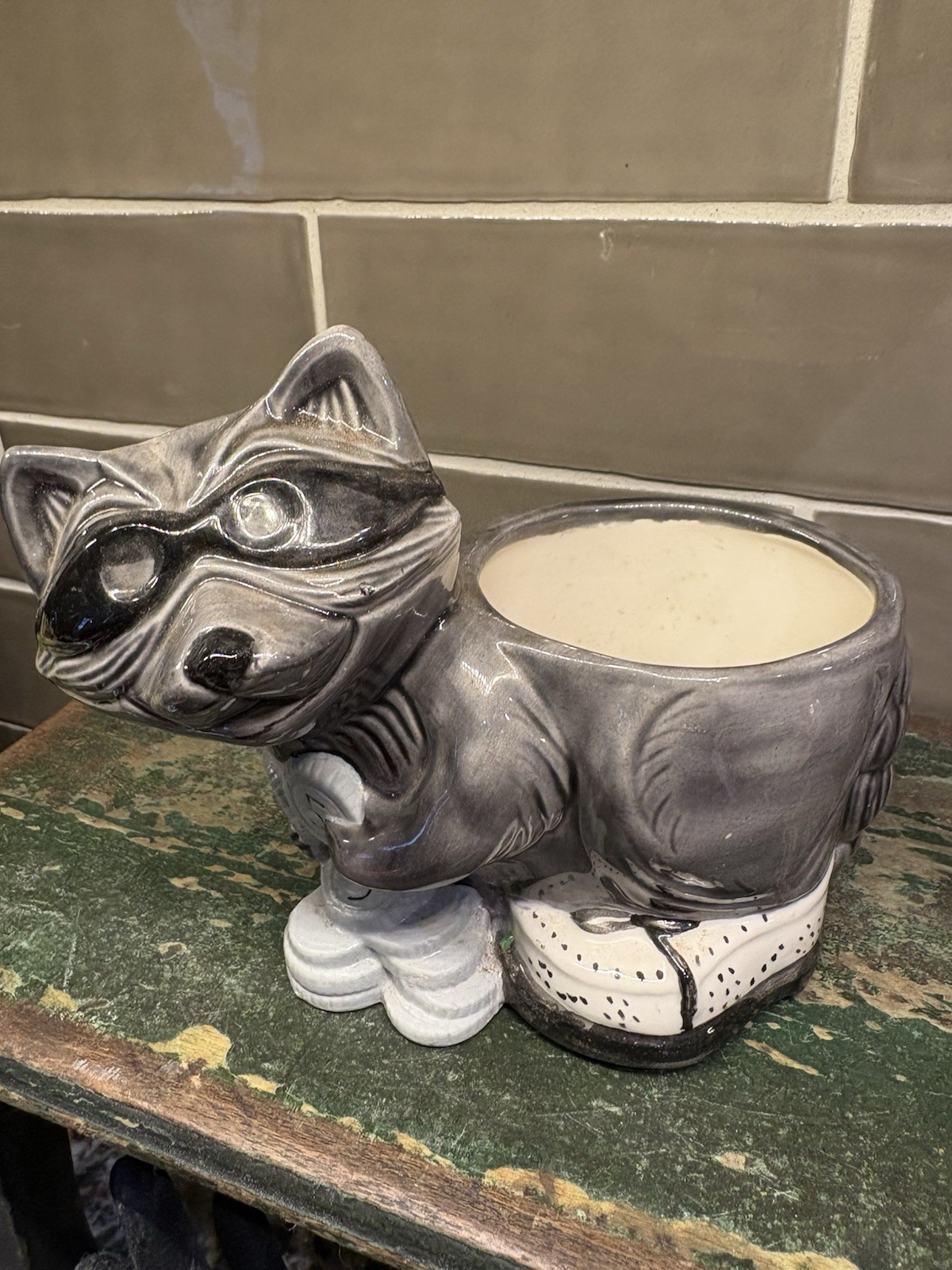 Vtg Raccoon Bandit Ceramic Figurine 6.5x5.5x3.5”  Money Coins Planter