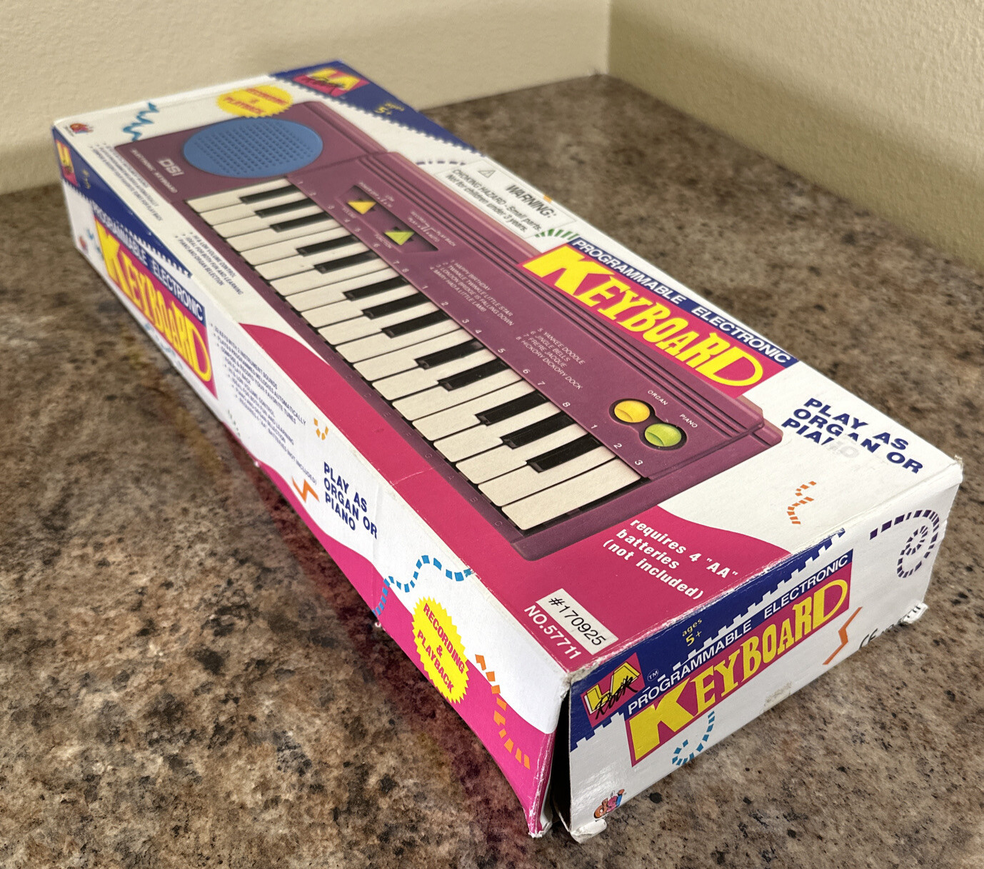 VINTAGE 1993 LA ROCK ELECTRONIC KEYBOARD NO. 57711 Plastic Euc