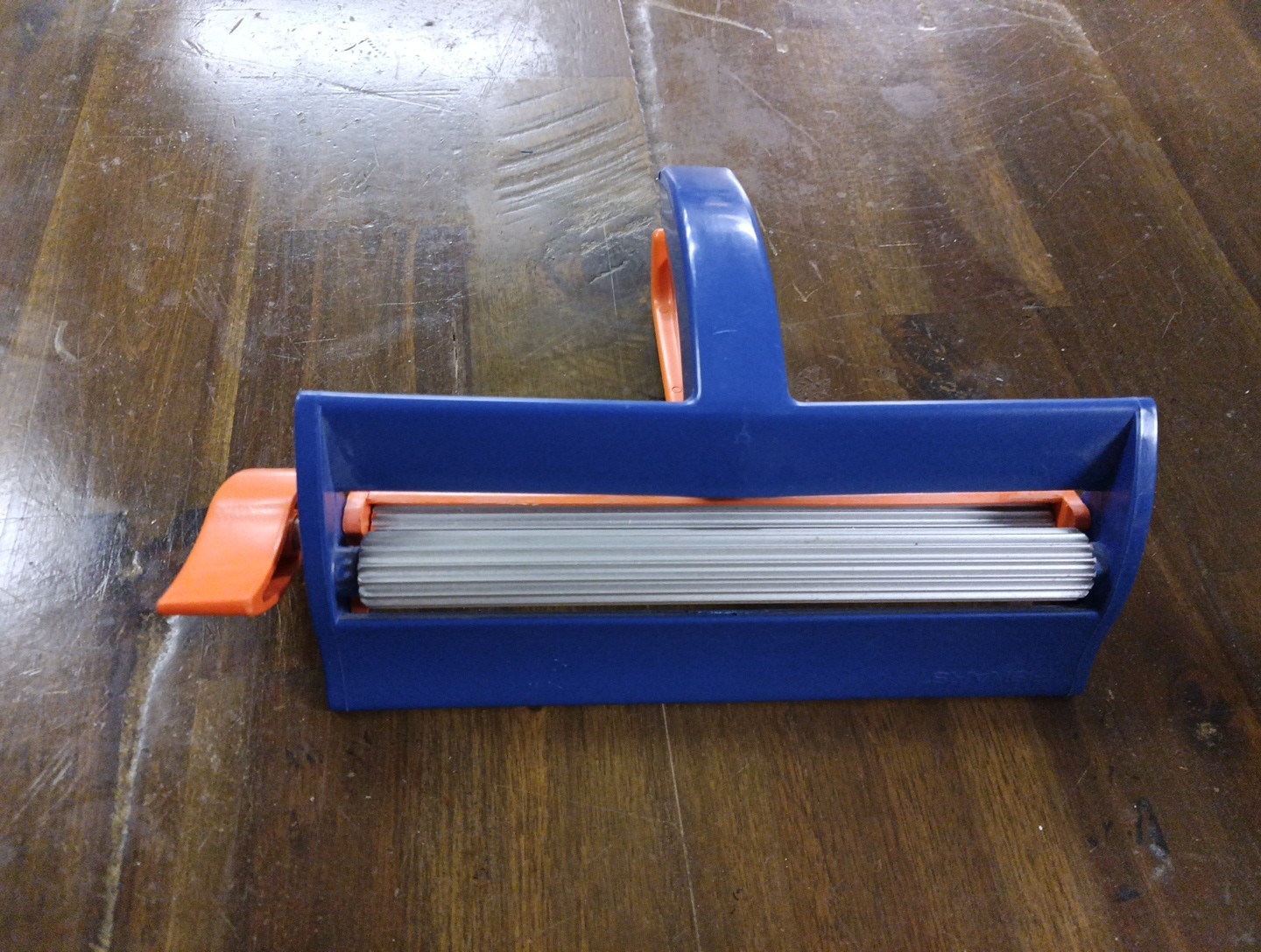 Fiskars Straight Edge Paper Crimper Tool 6.5" Corrugated Roller