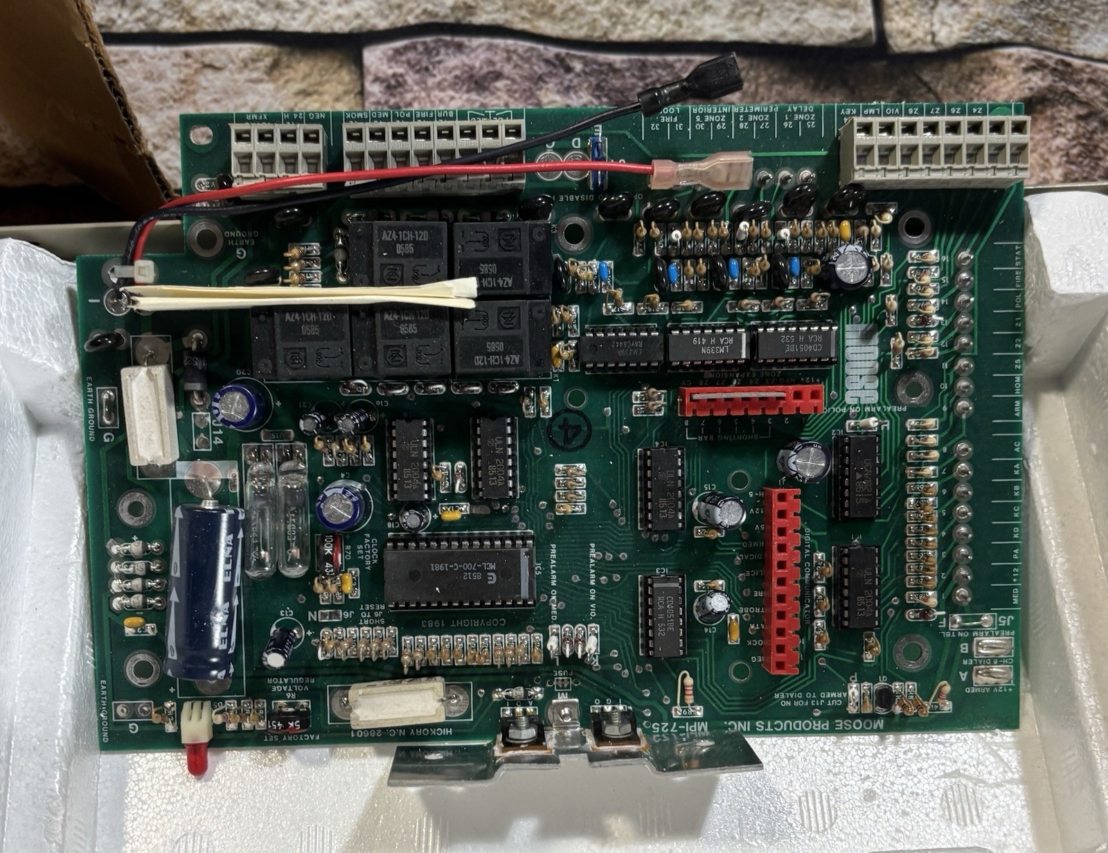 Moose Mpi-725 Security Control Alarm System with Accessories