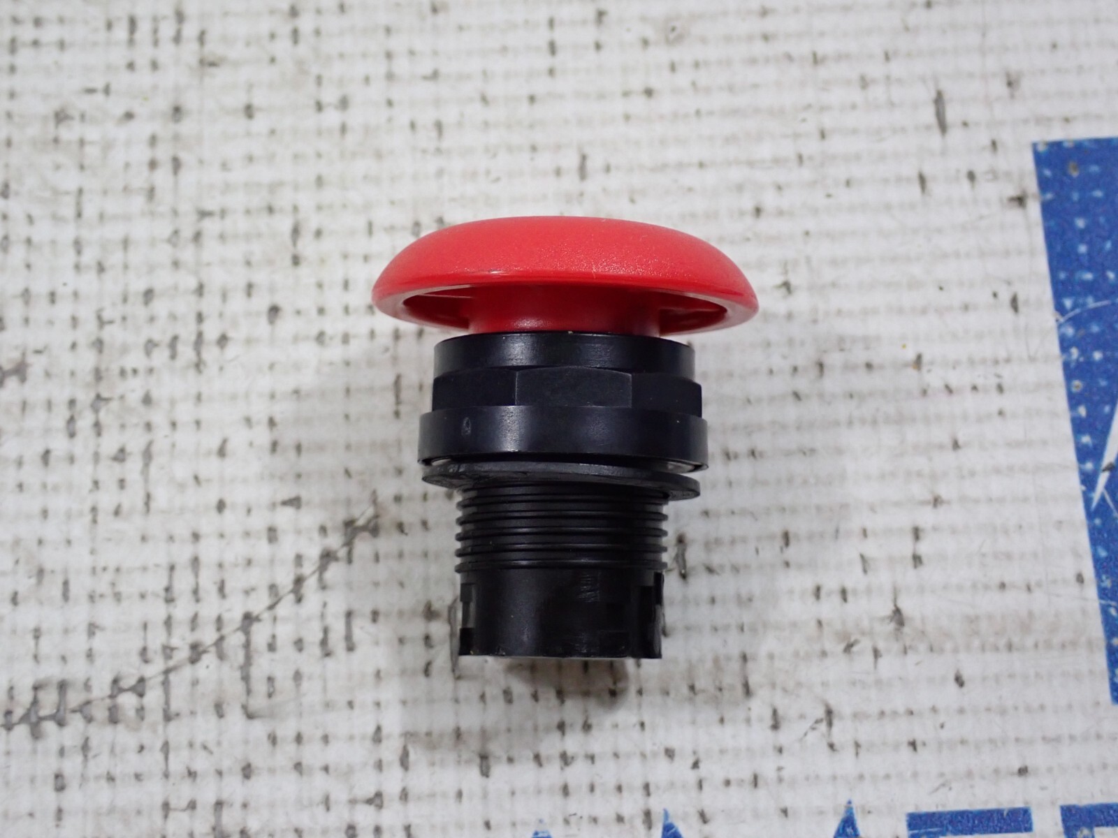 New Eaton E22LPB2 Red Push Pull Button