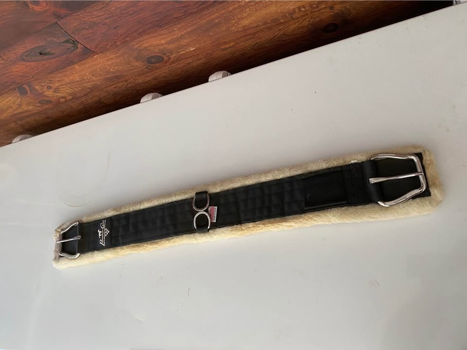 Professional’s Choice SMx Sheepskin Black Cinch, 34"