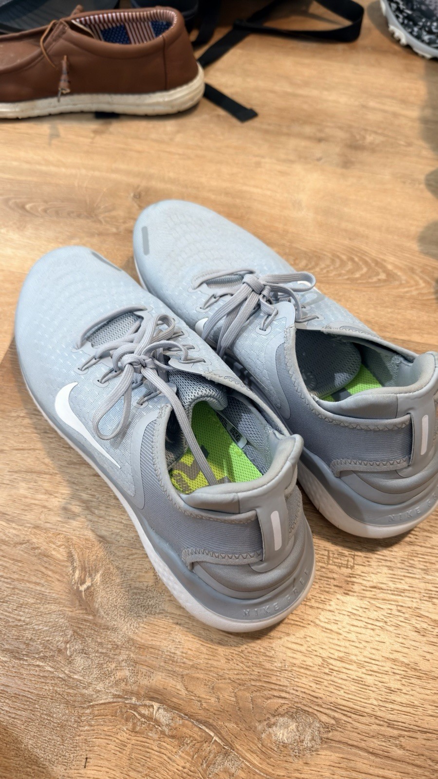 Nike Free RN 2018 Men’s Lace-Up Low Top Athletic Sneaker Solid Wolf Grey