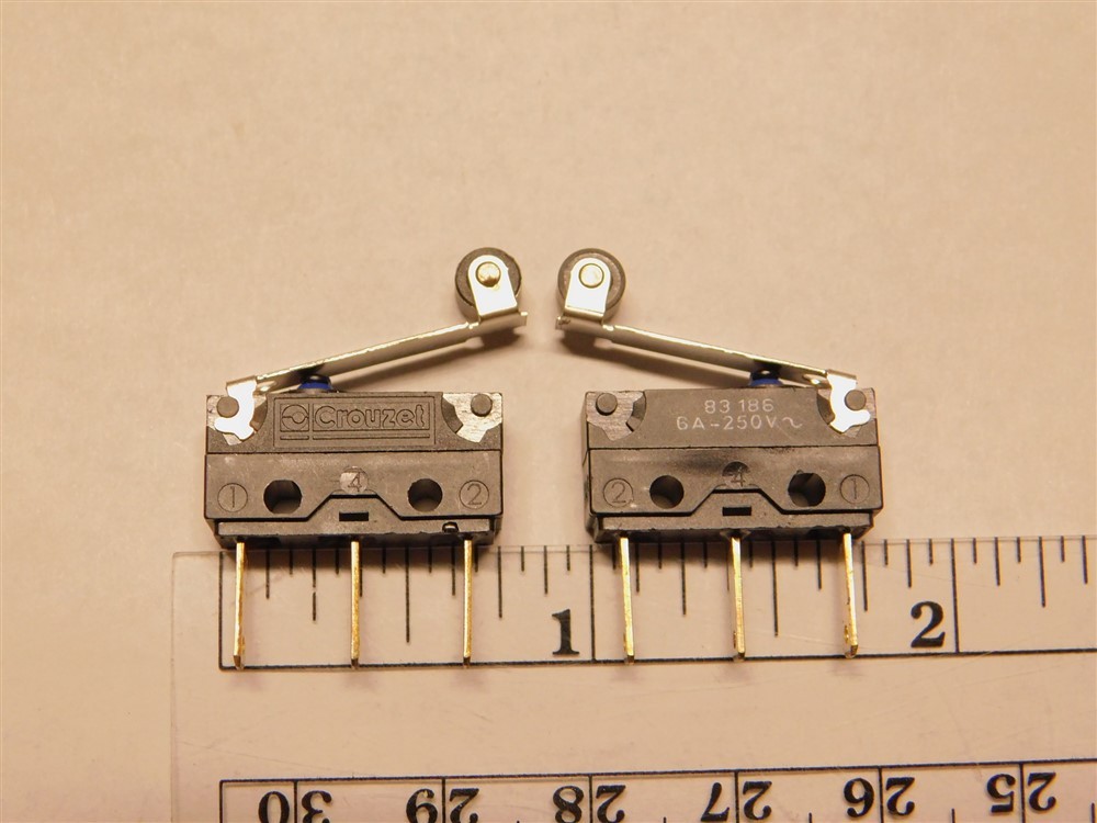 2 Crouzet 83186 / 831860C1.EL 6A 250V SPDT Submin. Sealed Snap-Action Switches
