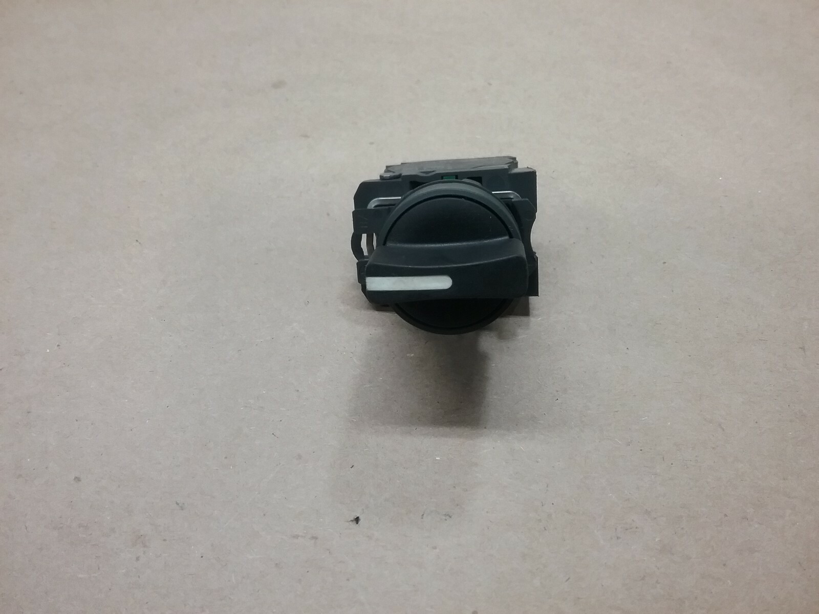 Telemecanique 2-Position selector Switch ZBE-101 #21F65