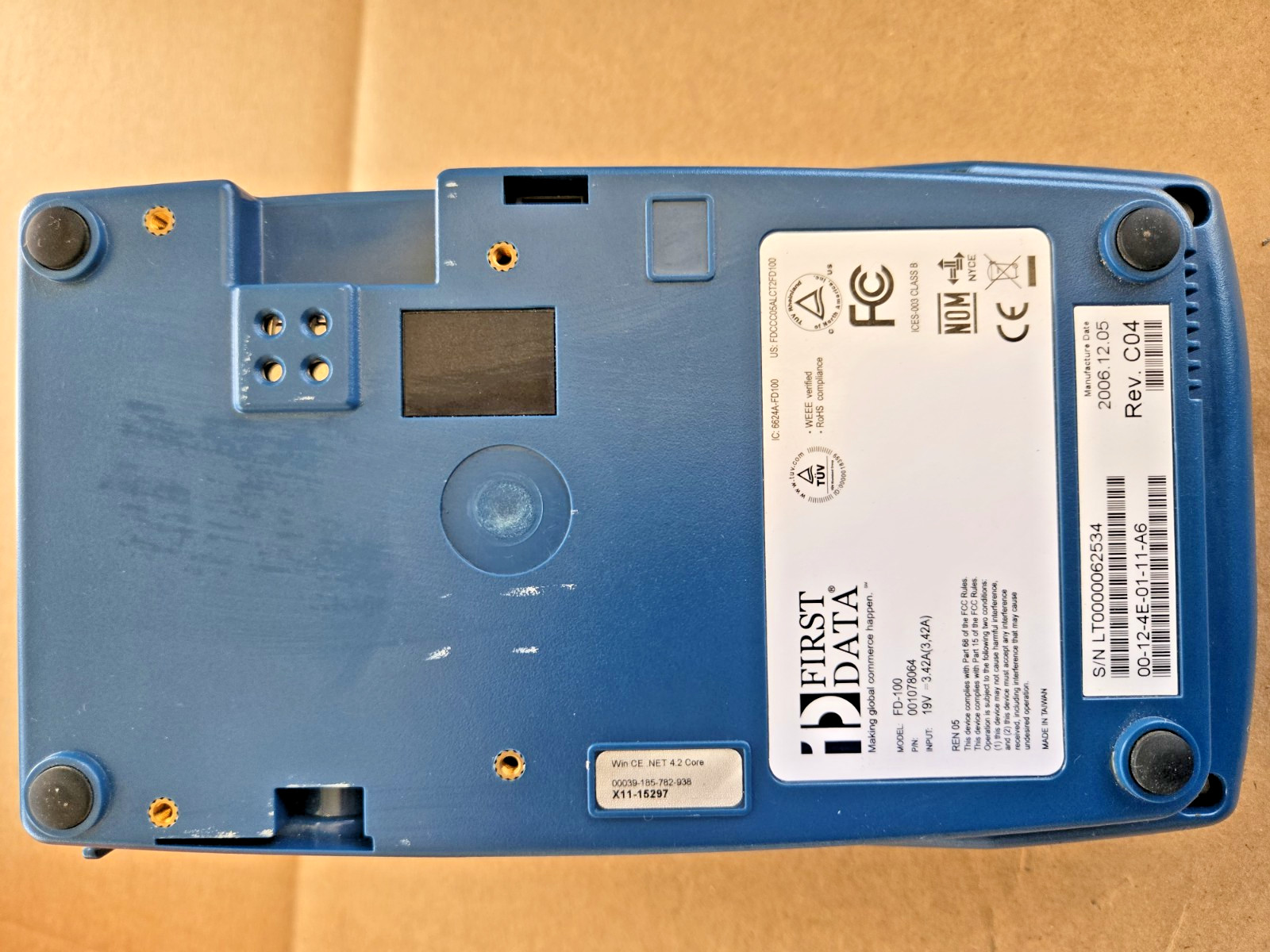 (1) First Data (FD-100) Credit Card Terminal No Power Adapter