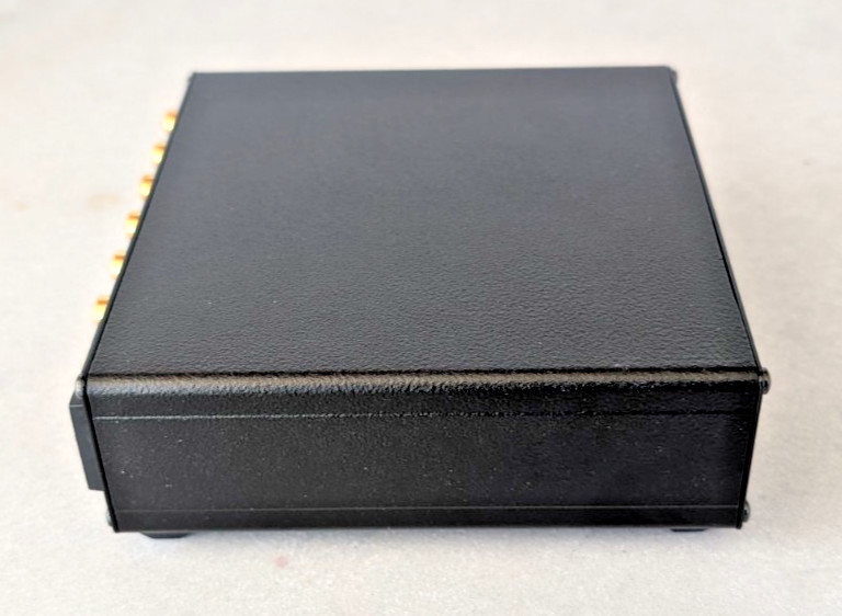 5-way stereo distribution amplifier with gain adjust (AV Communications AD-500)