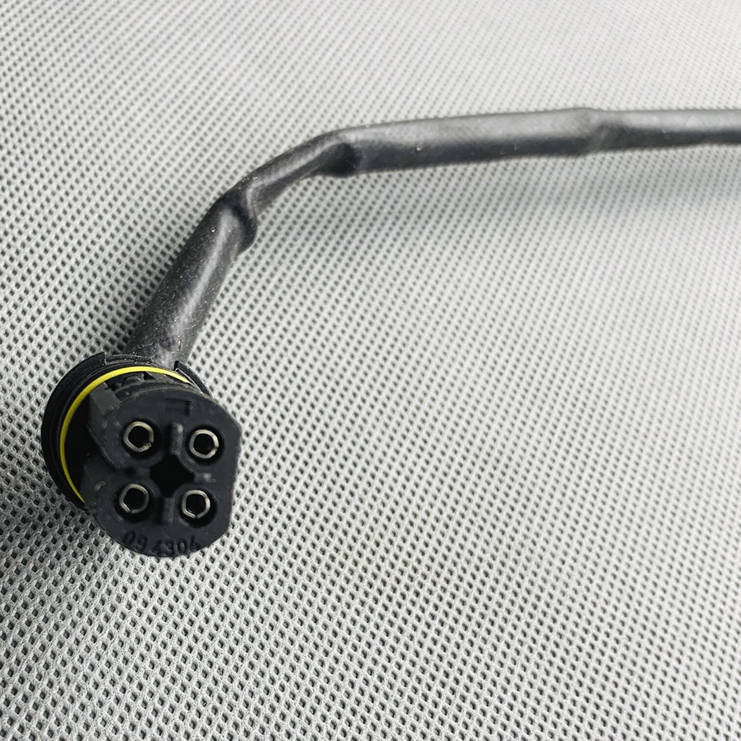 Oxygen Sensor O2 16438 For Mercedes-Benz E280 E300 E350 E550 S65 AMG Downstream