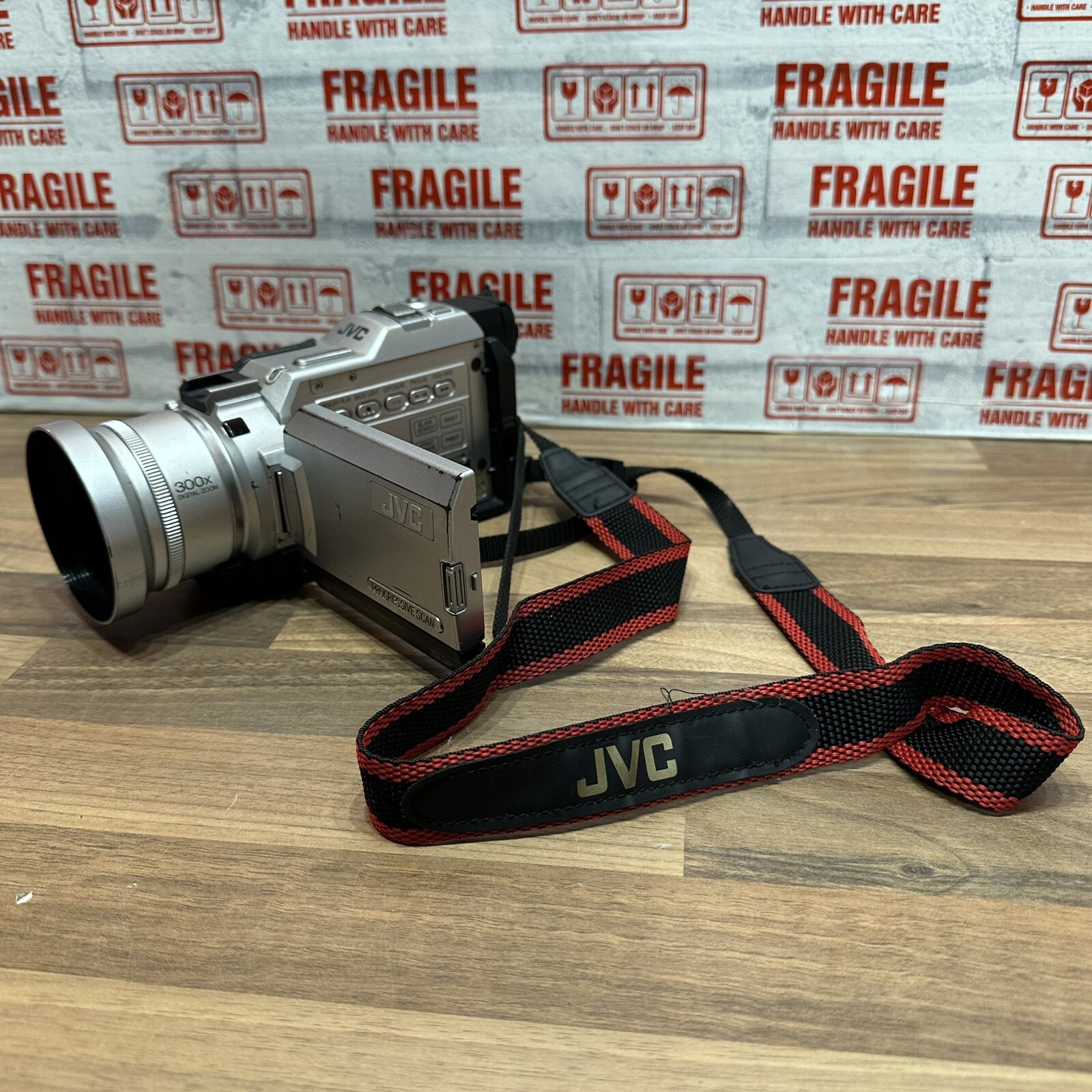 JVC GR-DV2000E Mini DV Digital Camcorder - Silver