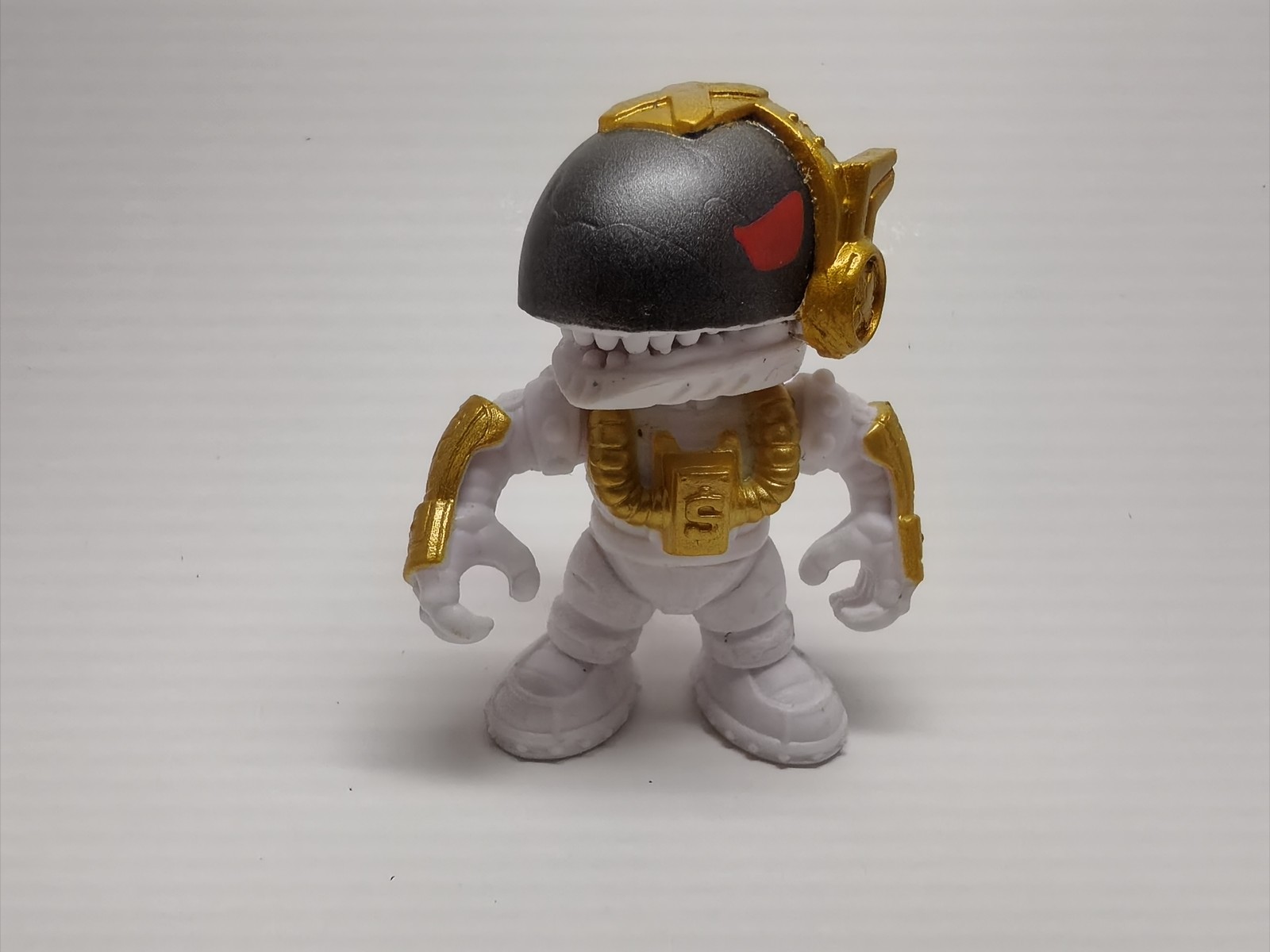 Treasure X DINO GOLD Cosmosaur Action Figure Toys Articulated Figurines