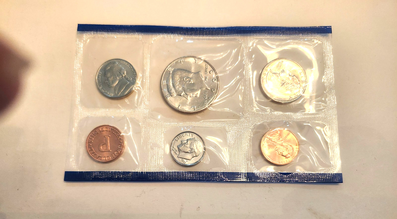 1993-p (5) COIN MINT SET IN MINT CELLO