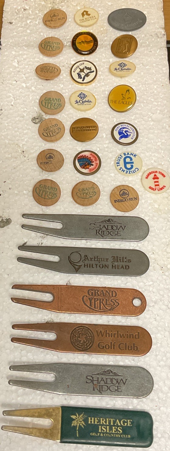 Lot of 28 Golf Club Courses Resorts Metal Logo Golf Ball Mark Divot Repair Tools