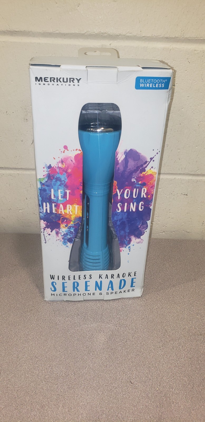 WIRELESS KARAOKE SERENADE MICROPHONE AND SPEAKER.