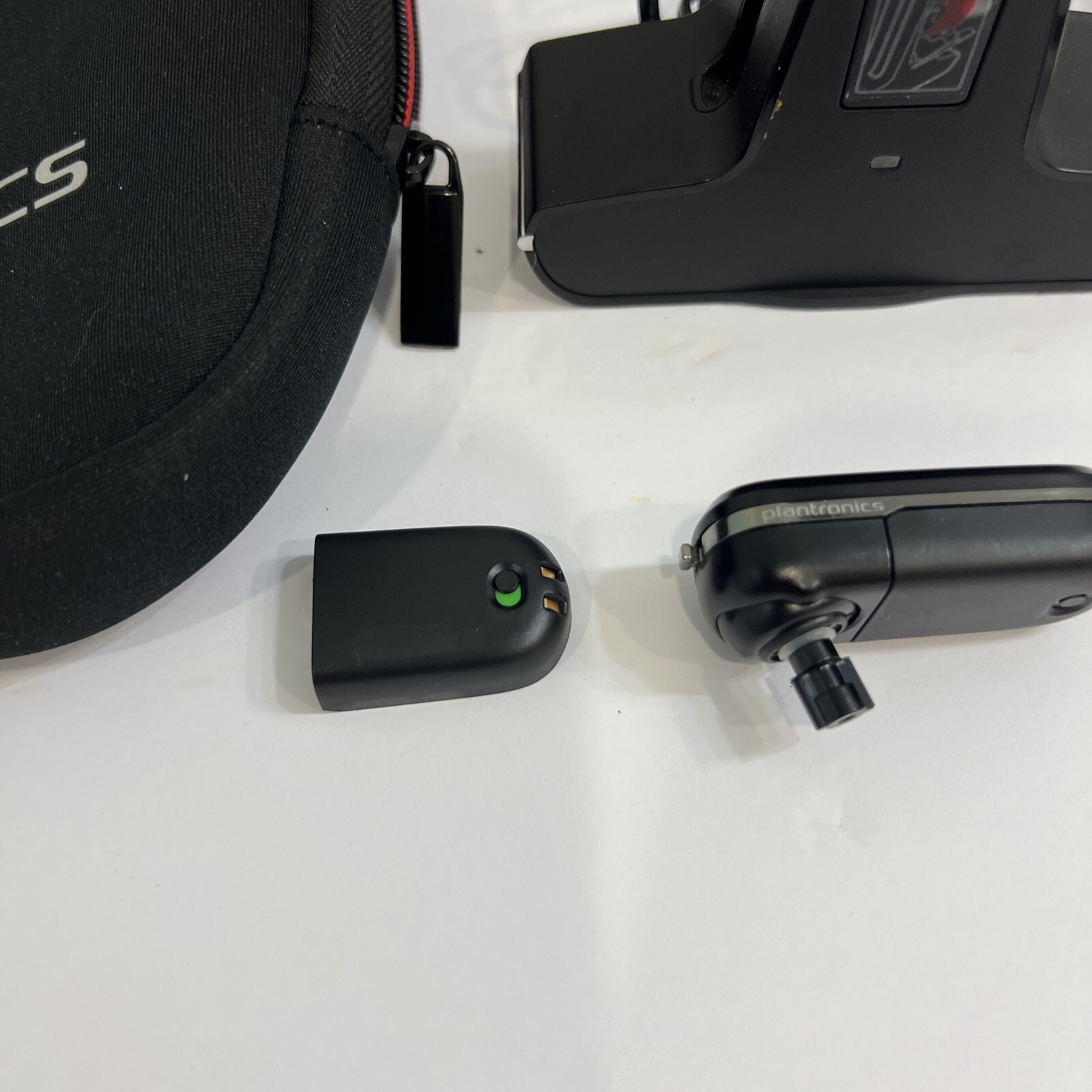 Plantronics WH500 Black - Bluetooth Headset - Cradle, Charger, Missing Eartips