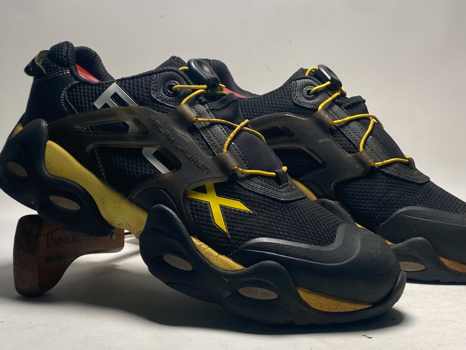 Y2K Ralph Lauren RLX Xtreme Men's Size US 9D Athletic Sport Shoes Black Yellow