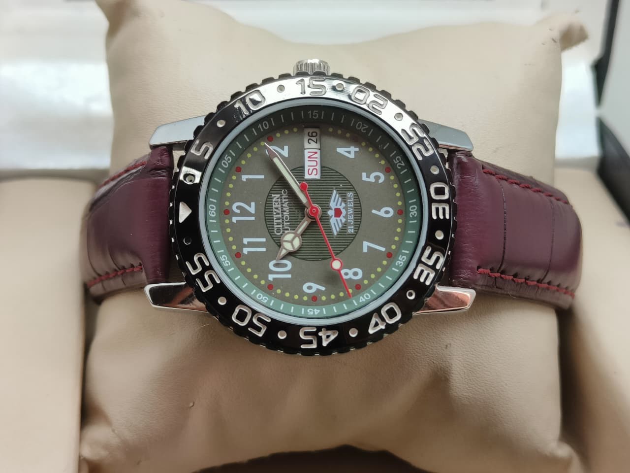Vintage Citizen 21 Jewels Japanese Wrist Watch Green Dial With 8200 Calliber