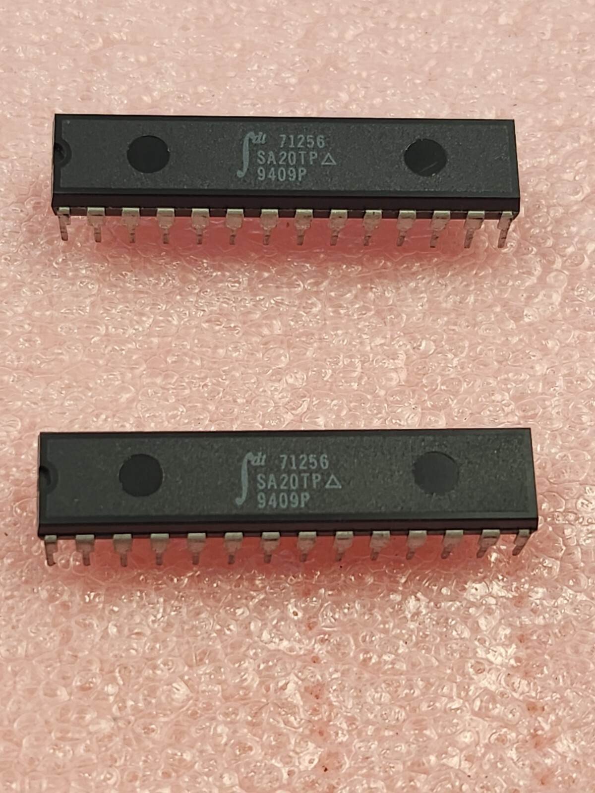 IDT Vintage 256K (32K x 8) Cache RAM IC Narrow DIP 28 Pin IDT71256-20 (2 pcs)