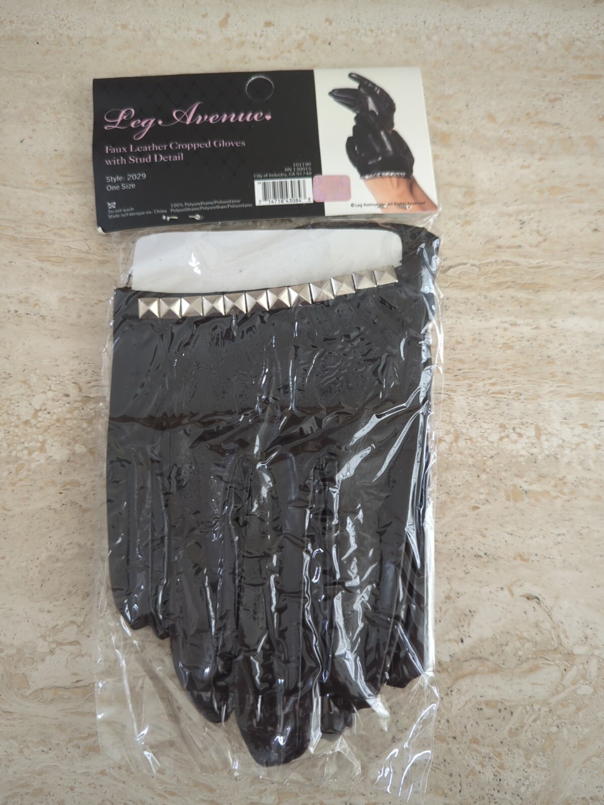 LEG AVENUE FAUX LEATHER CROPPED GLOVES WITH STUD DETAIL HALLOWEEN COSTUME, NEW