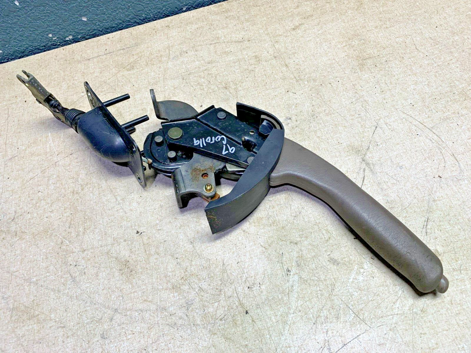 93 94 95 96 97 Toyota Corolla EMERGENCY PARKING BRAKE LEVER HANDLE BROWN