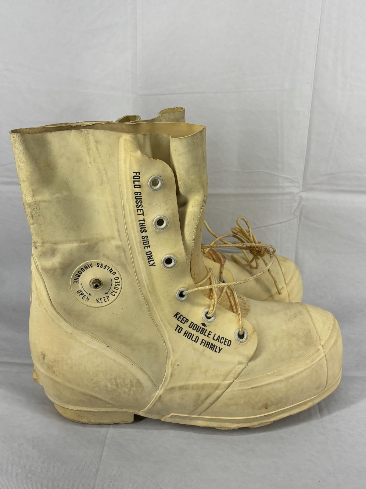 US Military DLA 100-82-C-4041 Mens Off White Bunny Boots Cold Weather 9R Mickey