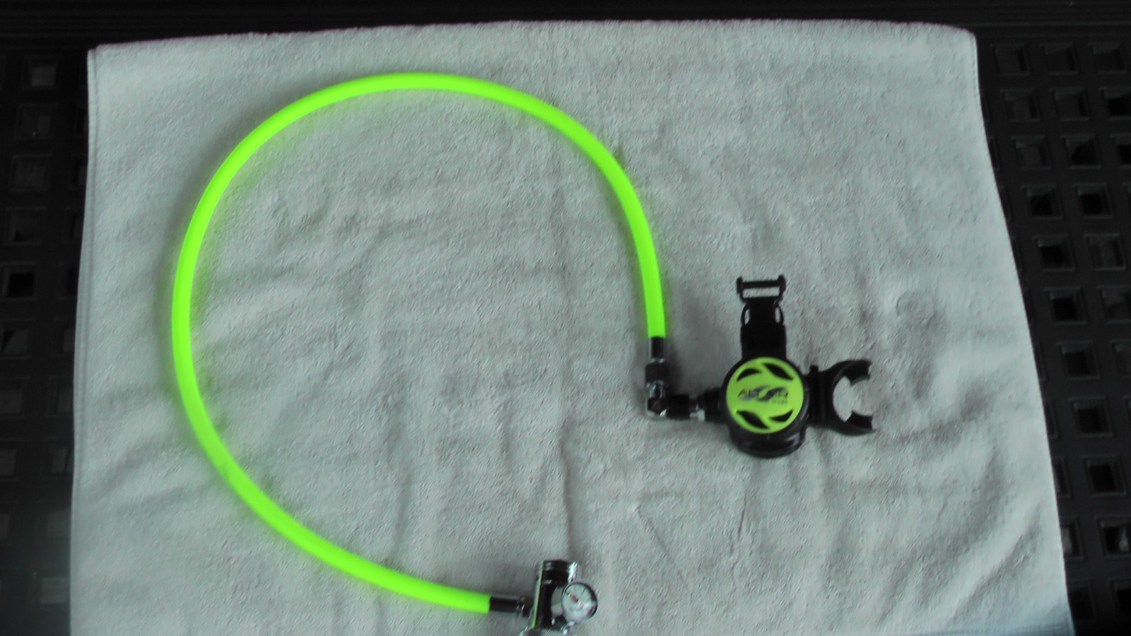 XS Alt Air Scuba Regulator with Highland 300 Bar Yoke