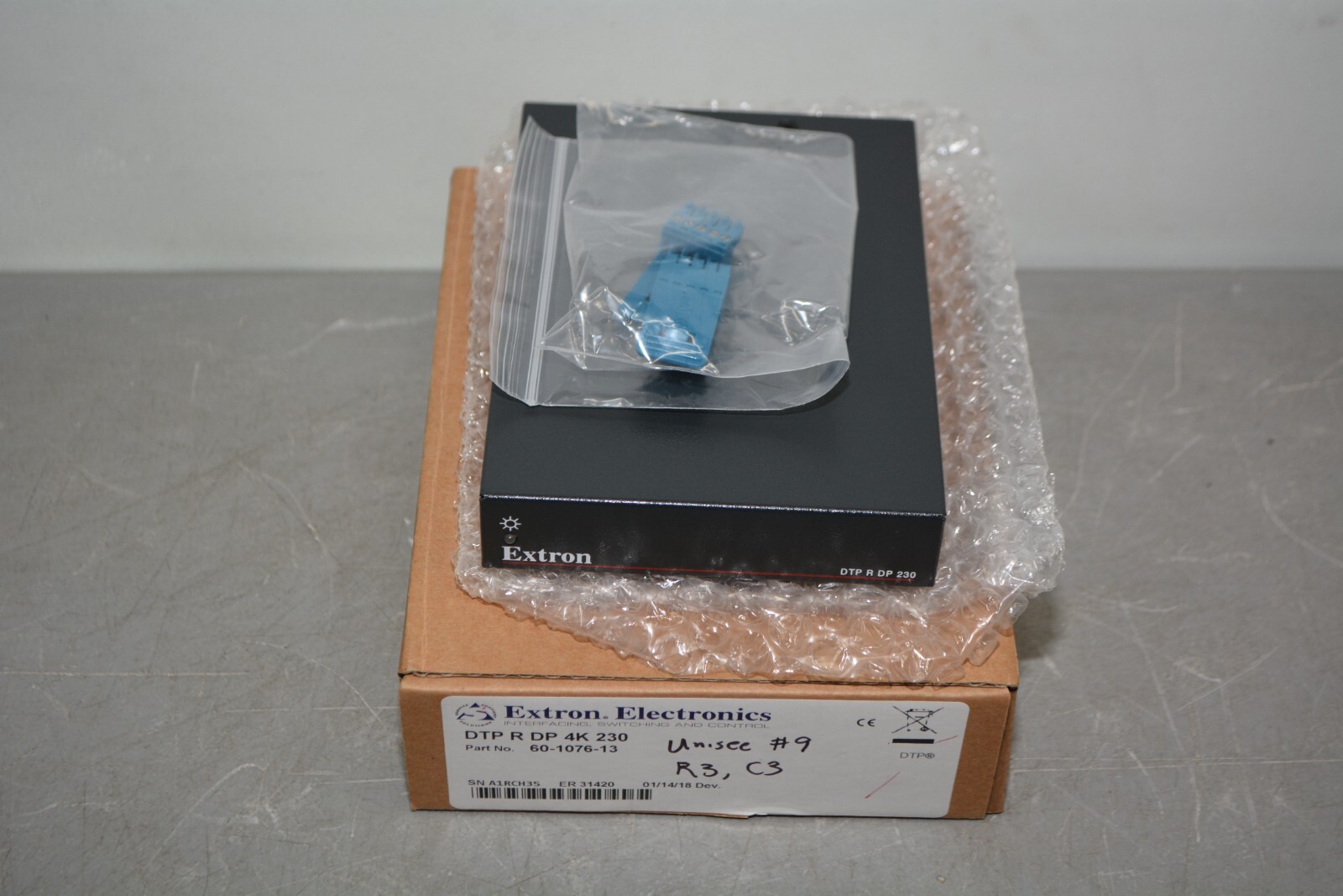 ^ Extron DTP R DP 4K 230 / 60-1076-13 #X4012
