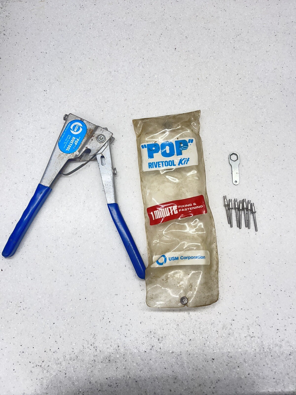Hand Riveter Pop Rivet Tool Kit USM Corporation