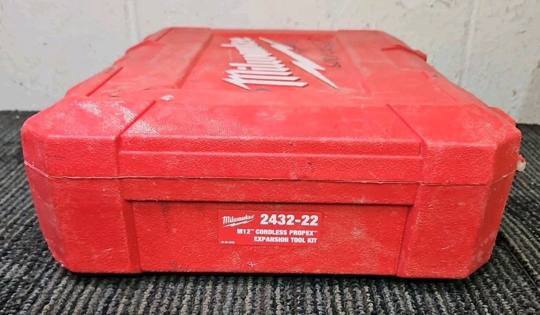 Milwaukee Tools 2432-22 M12 Cordless Proplex Expansion Tool Kit
