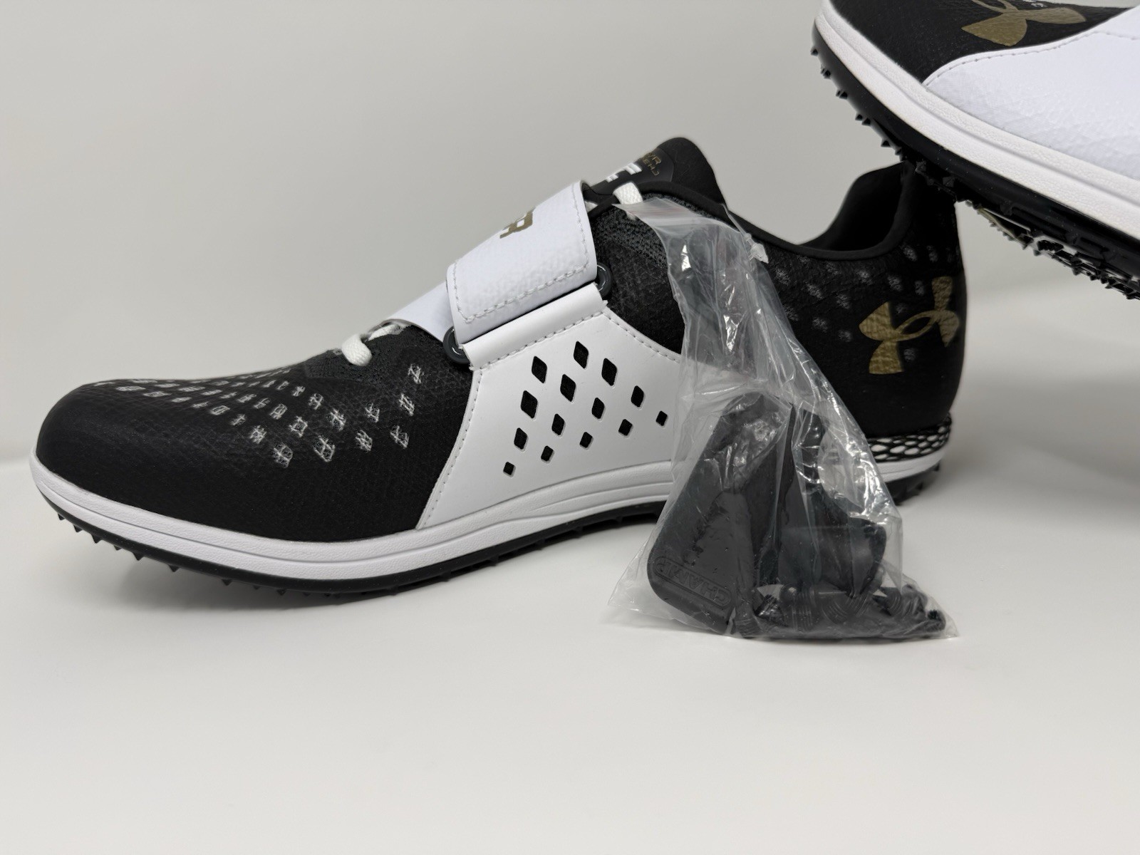Under Armour Unisex HOVR Skyline HJ High Jump Track Spikes 3022518-100