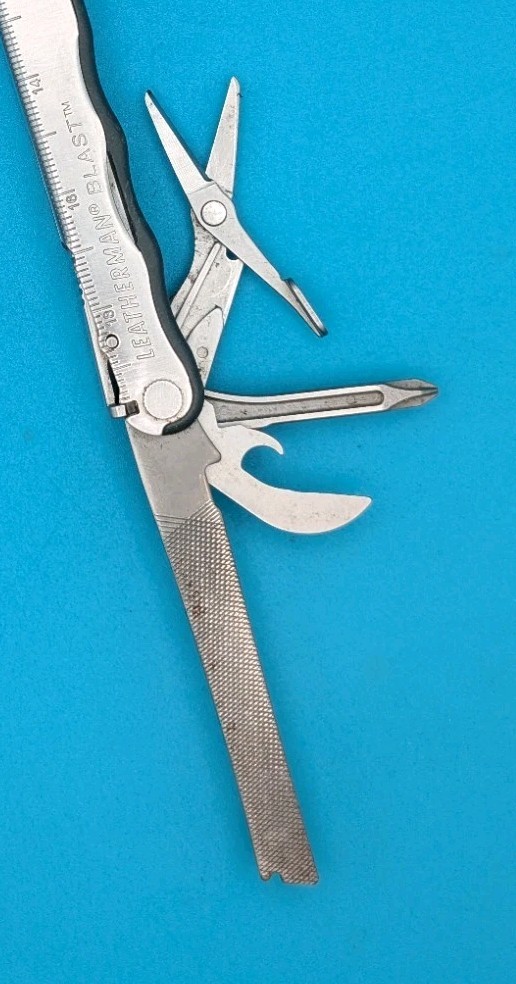 Leatherman BLAST Multi-Tool , Retired! *BROKEN SMALL EYEGLASS SCREWDRIVER*