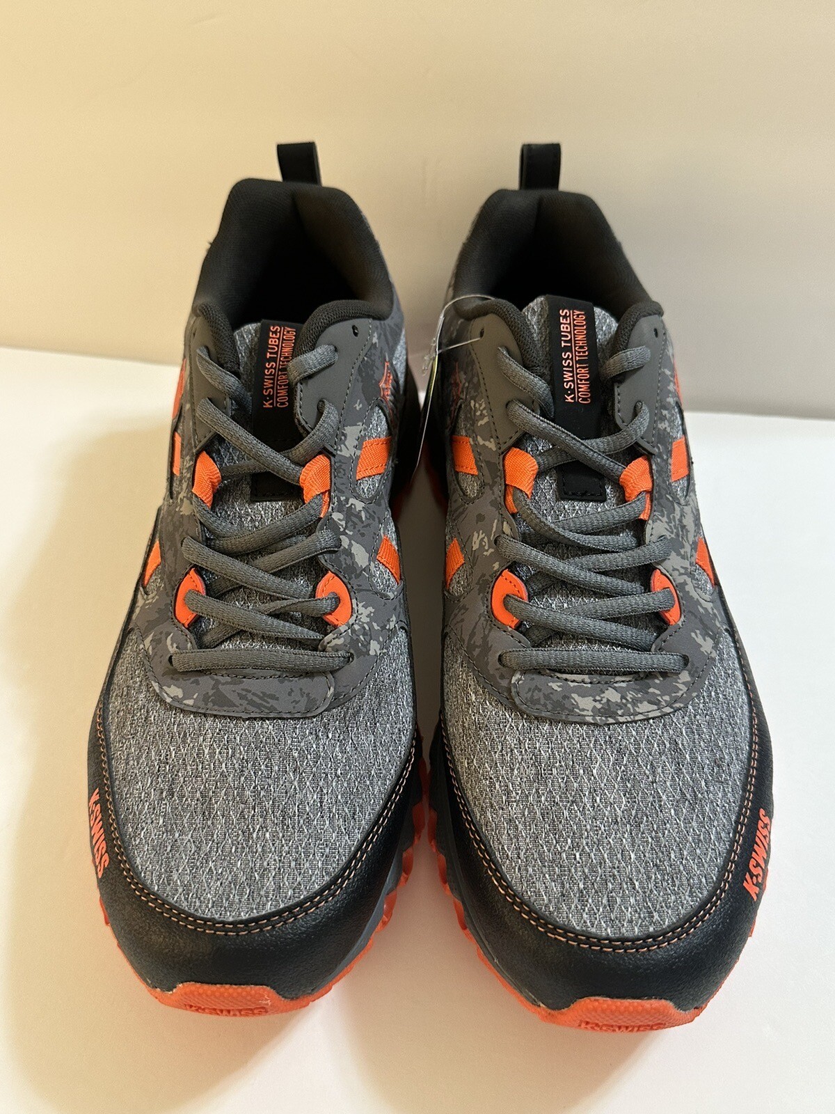 NEW KSwiss Mens Tubes Trail Comfort 200 Gray Orange Running Shoes Size 9