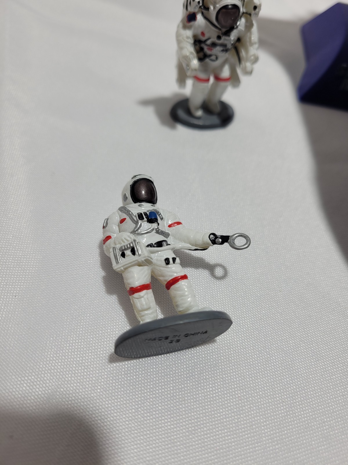 Space Shuttle - Astronauts and Display Stand Set1/200 Scale Diecast