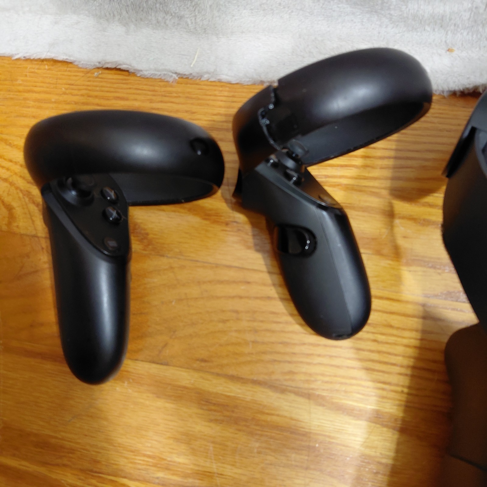 Meta Oculus Rift S VR Set w/ Controllers In Box Original Oculus