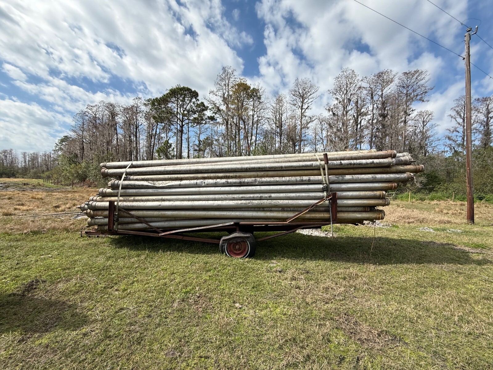 6" alum twistlock irrigation pipe-96 pipes available / 2800'-trailer included