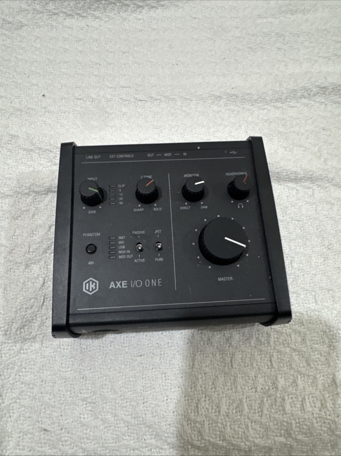 IK Multimedia AXE I/O ONE 1-Channel USB-C Audio Interface