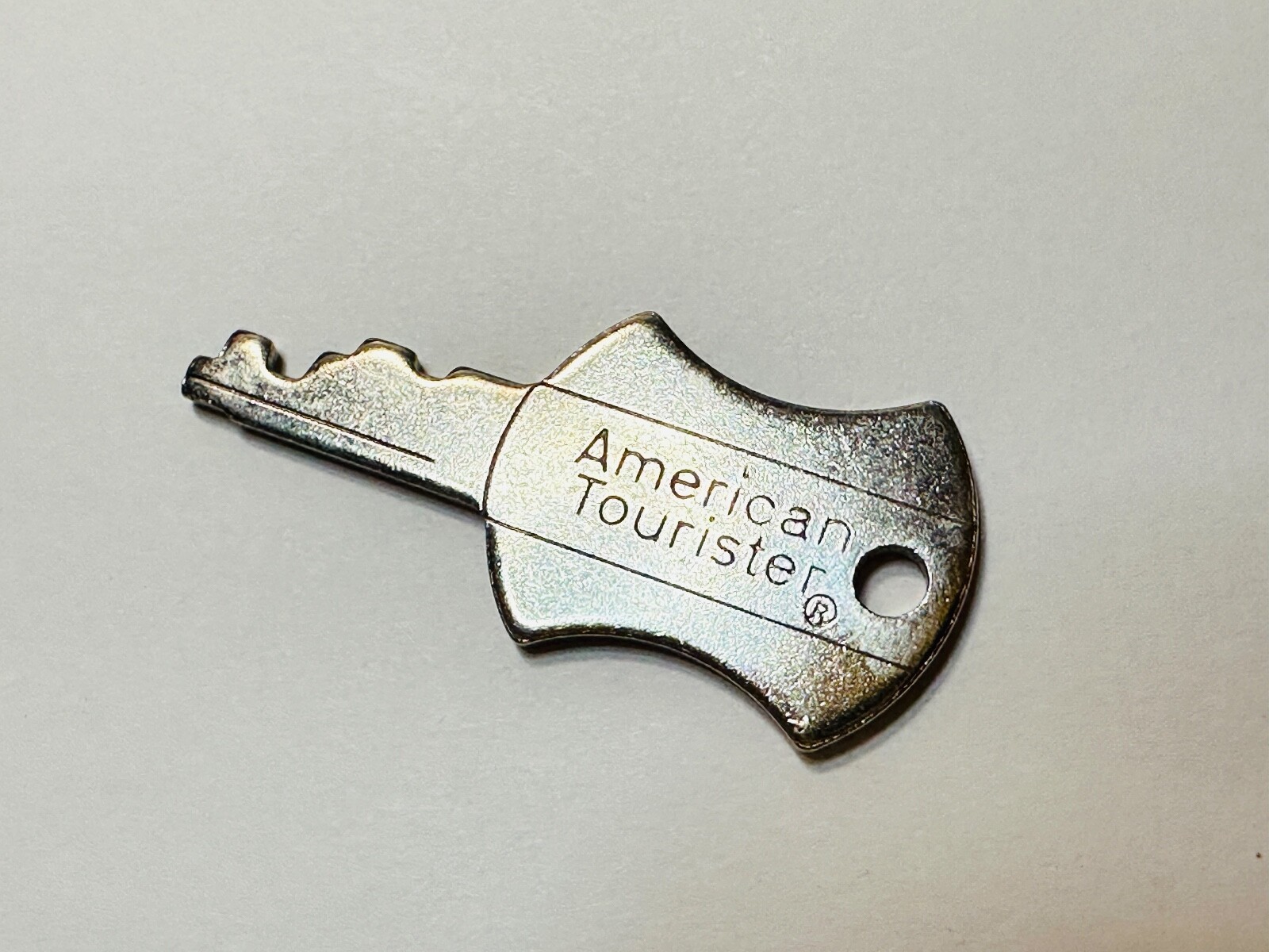 VINTAGE KEY AMERICAN TOURISTER RETRO LUGGAGE 1950S ANTIQUE COLLECTIBLE RARE