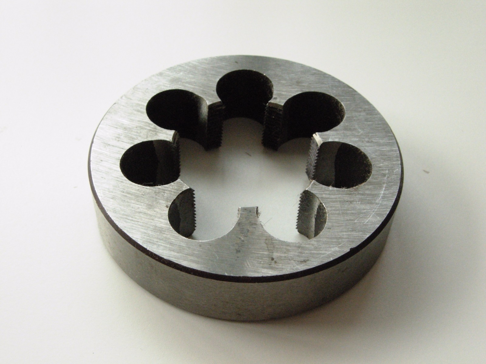 1pc Metric Right Hand Die M34 X 1 1.5 2mm Threading Tools