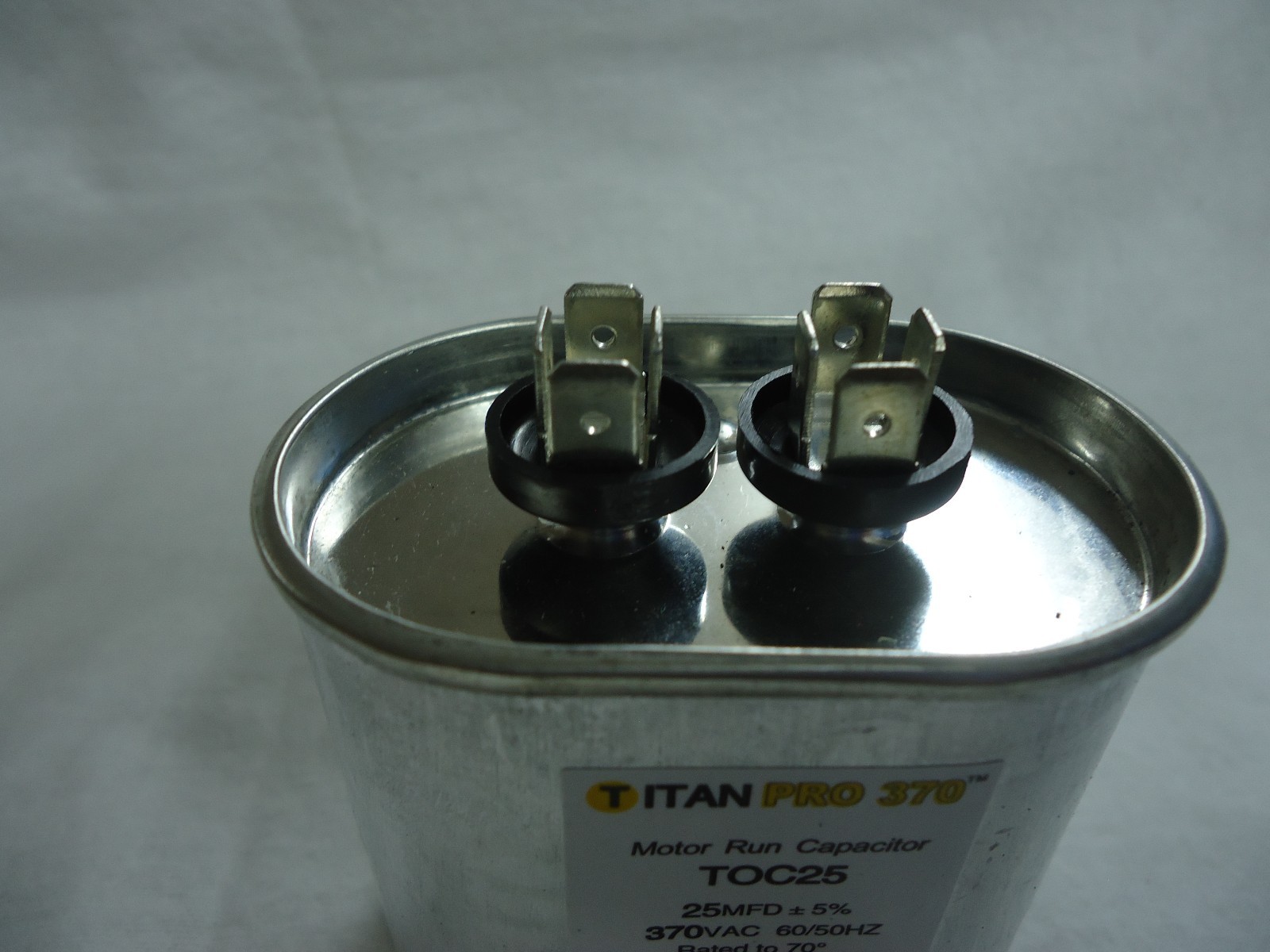 Packard Titan PRO TOC25 Motor Run Capacitor 25 MFD 370 Volt Oval