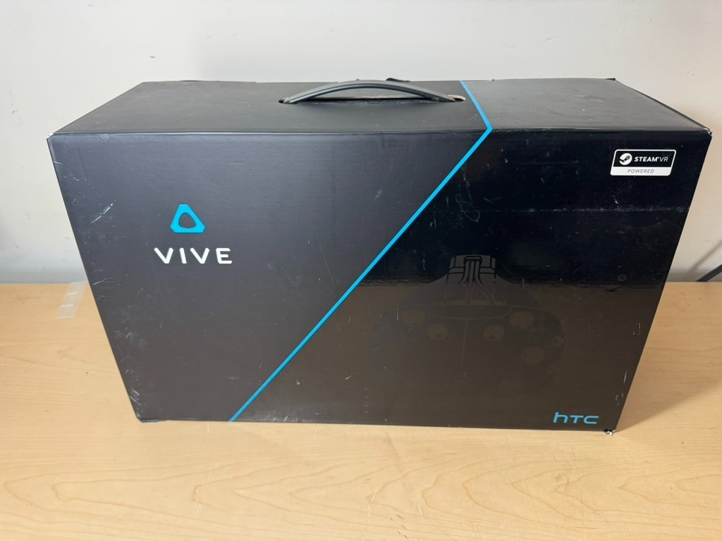 HTC Vive Complete VR System 99HAHZ044-00 SteamVR w/ Box Controllers Base Station