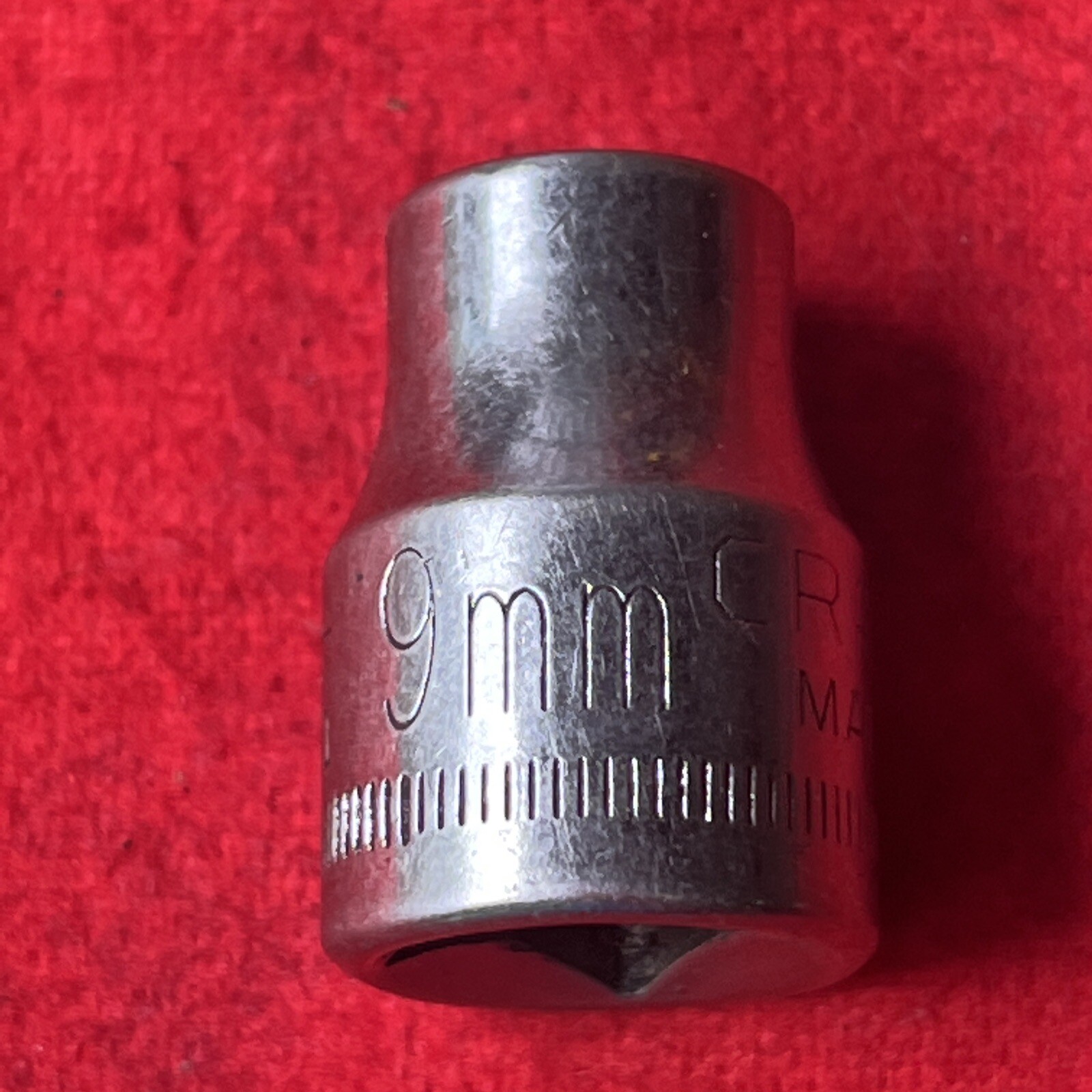 CRAFTSMAN -G-44301 (reverse) SOCKET, 9mm, 3/8” DRIVE, 12 POINT -USA (t44)