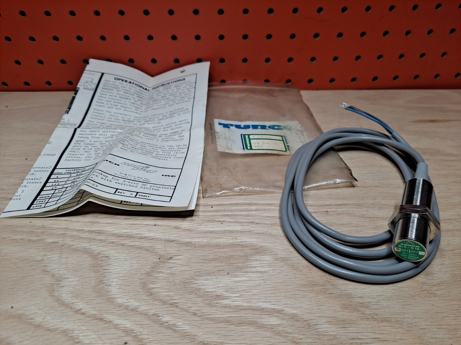 NEW  TURCK  BI 5-G18-AN7  Inductive Sensor  Bi5-G18-AN7  Fast Shipping