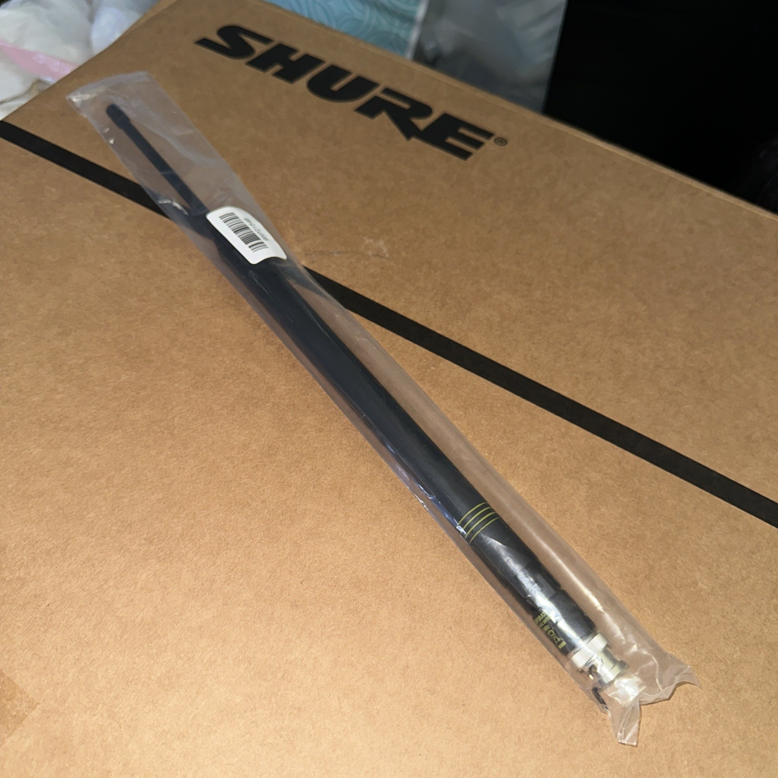SHURE UA820D NEW  ANTENNA 1/2 WAVE OMNIDIRECTIONAL 95S9279  554-590 MHZ
