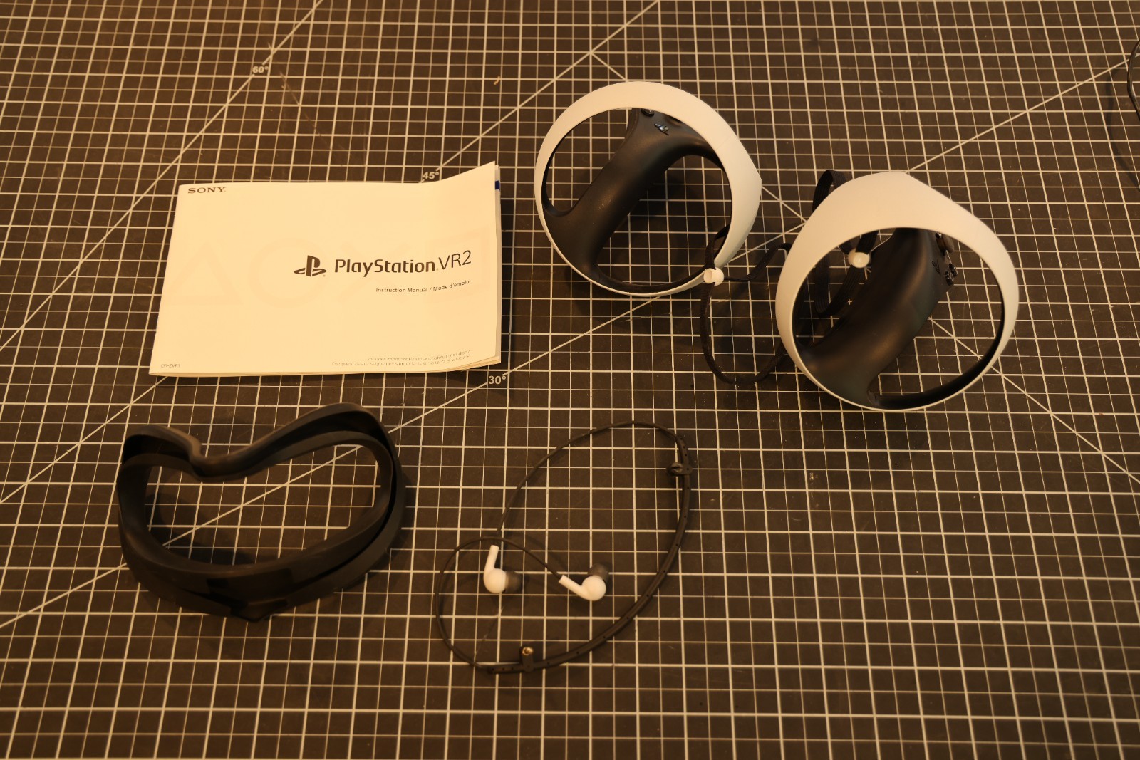 Sony PlayStation VR2 PSVR2 PC Adapter Sense Controller Charging Station Bundle