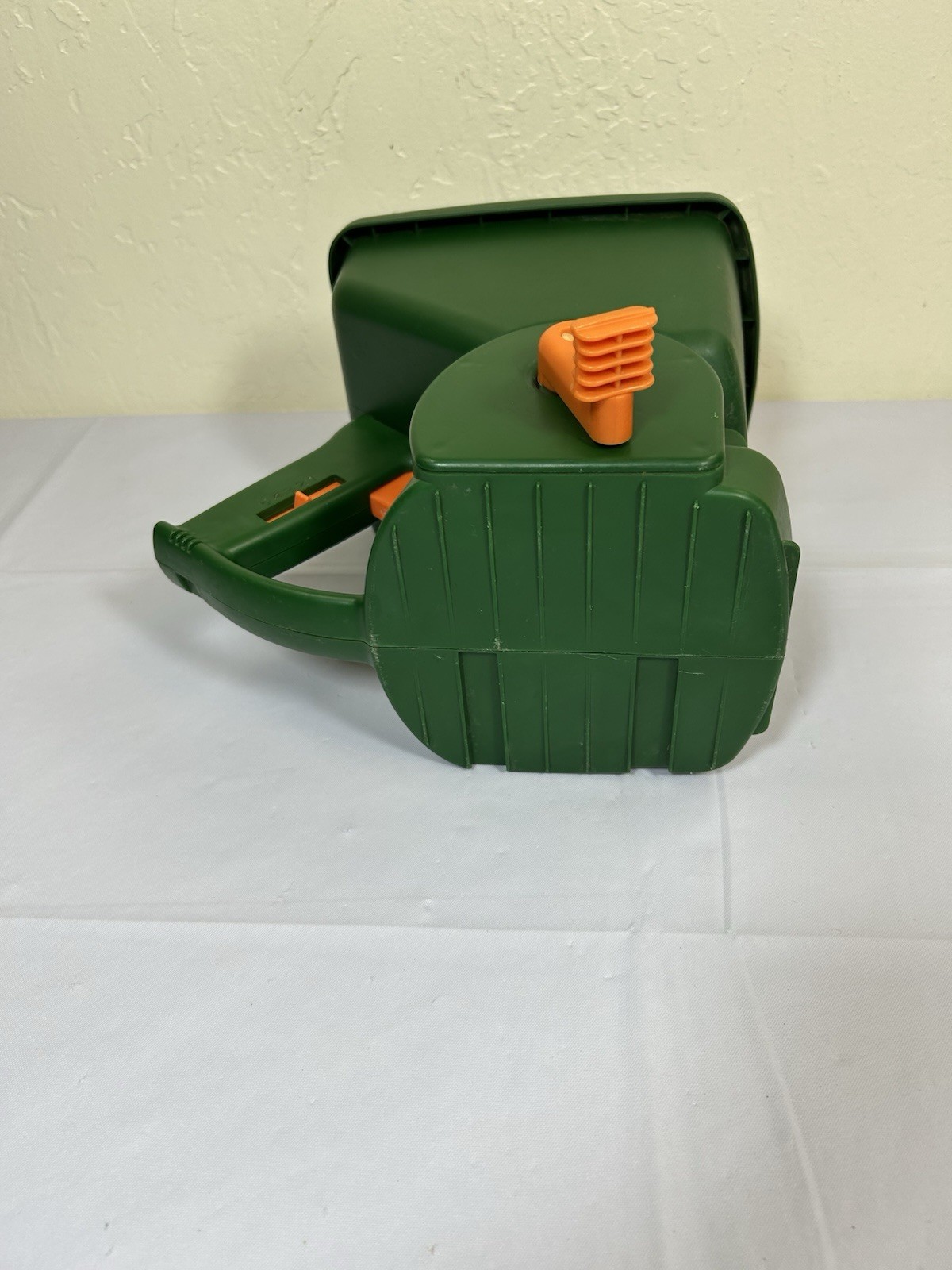 Scotts Easy Turf Builder Handheld Fertilizer Grass Seed Spreader Scott’s